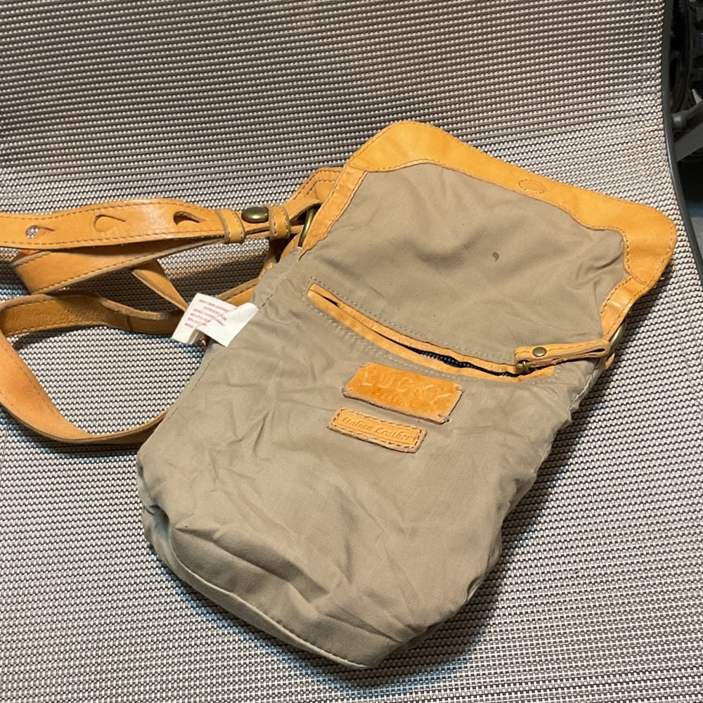 Lucky brand Stylish Tan Leather crossbody Bag - Picture 7 of 9